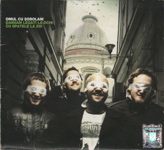 Omul Cu Șobolani - Dansăm legați la ochi cu spatele la zid (2009).jpg